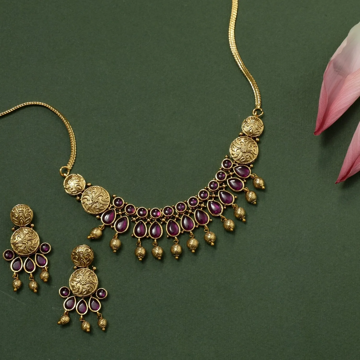 Aria Antique Red Kempu Necklace Set