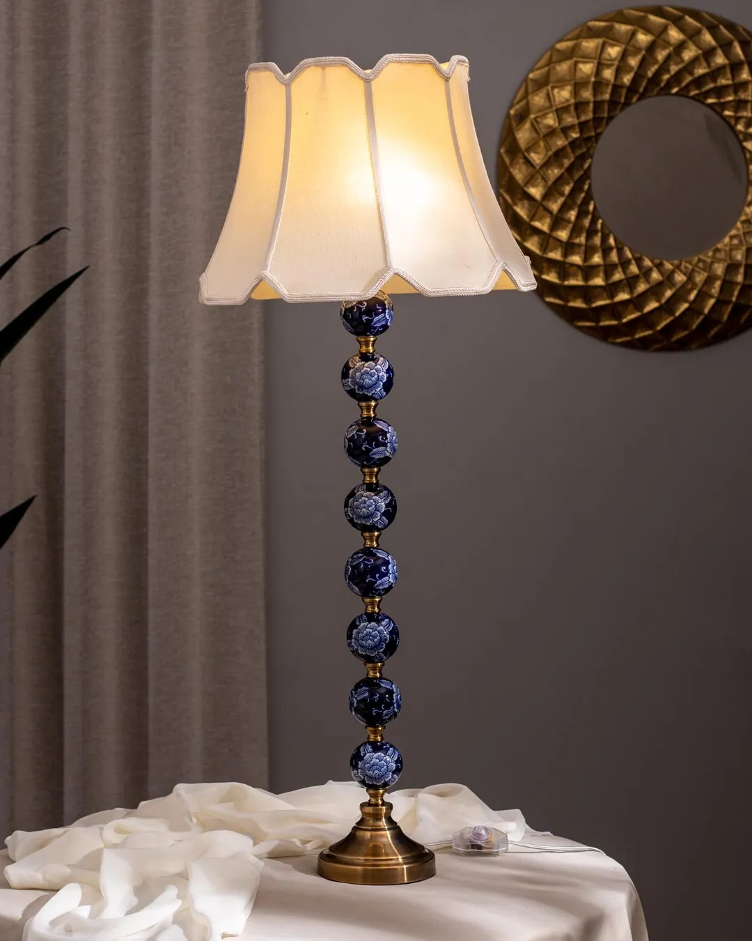 'Chrysanthemum' Ming Pillar Table Lamp