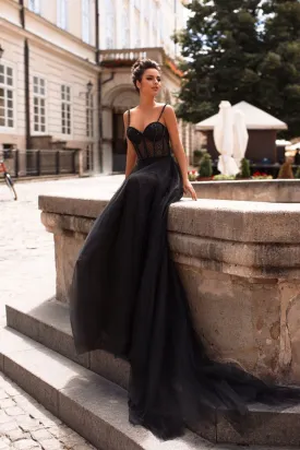 Gala-Ready Black Tulle Dress with Embroidered Bustier