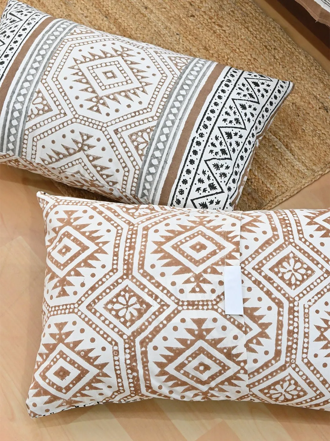 GEOMETRIC BROWN COTTON PRINTED DOUBLE BEDSHEET WITH PILLOW