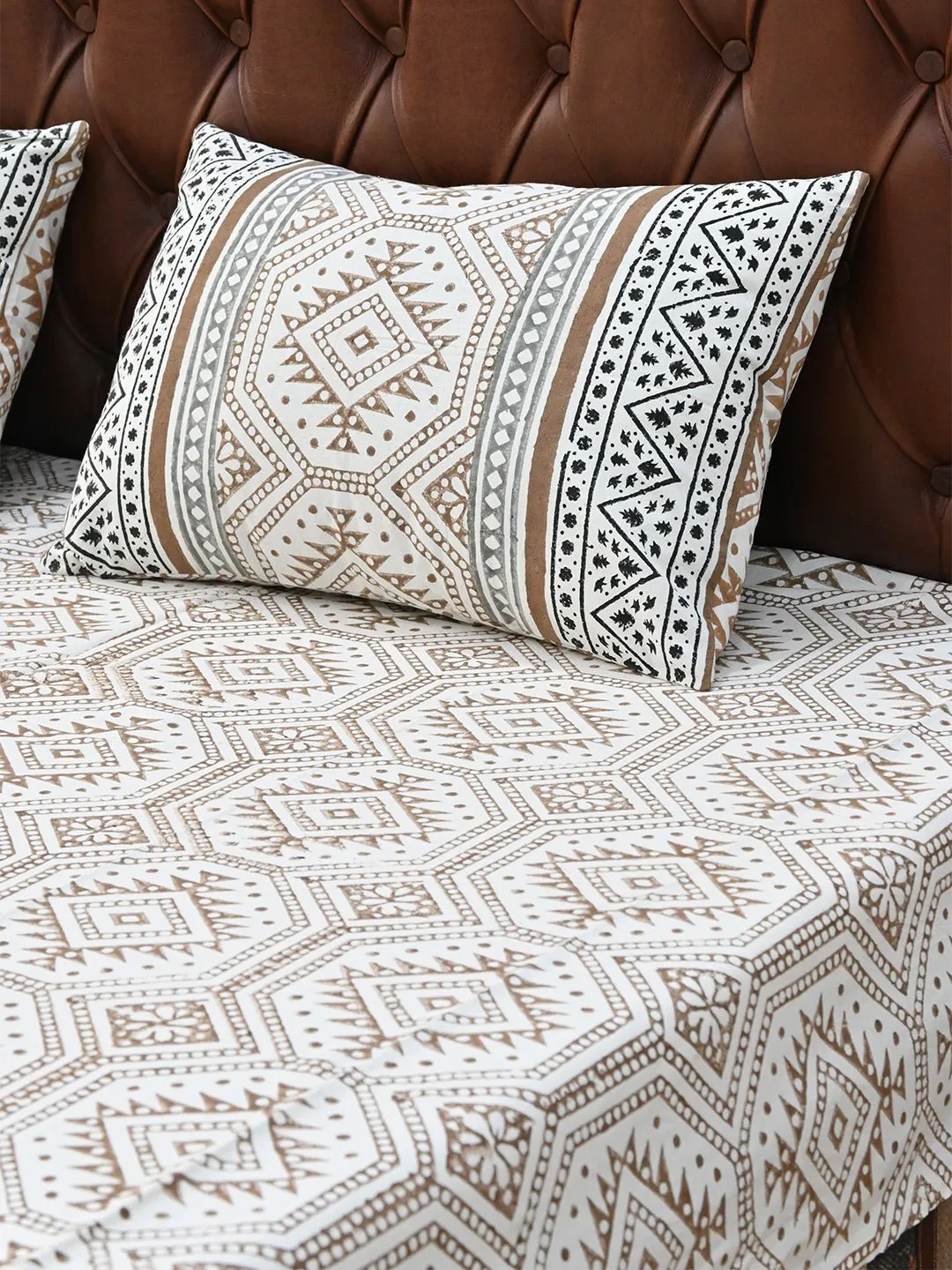 GEOMETRIC BROWN COTTON PRINTED DOUBLE BEDSHEET WITH PILLOW