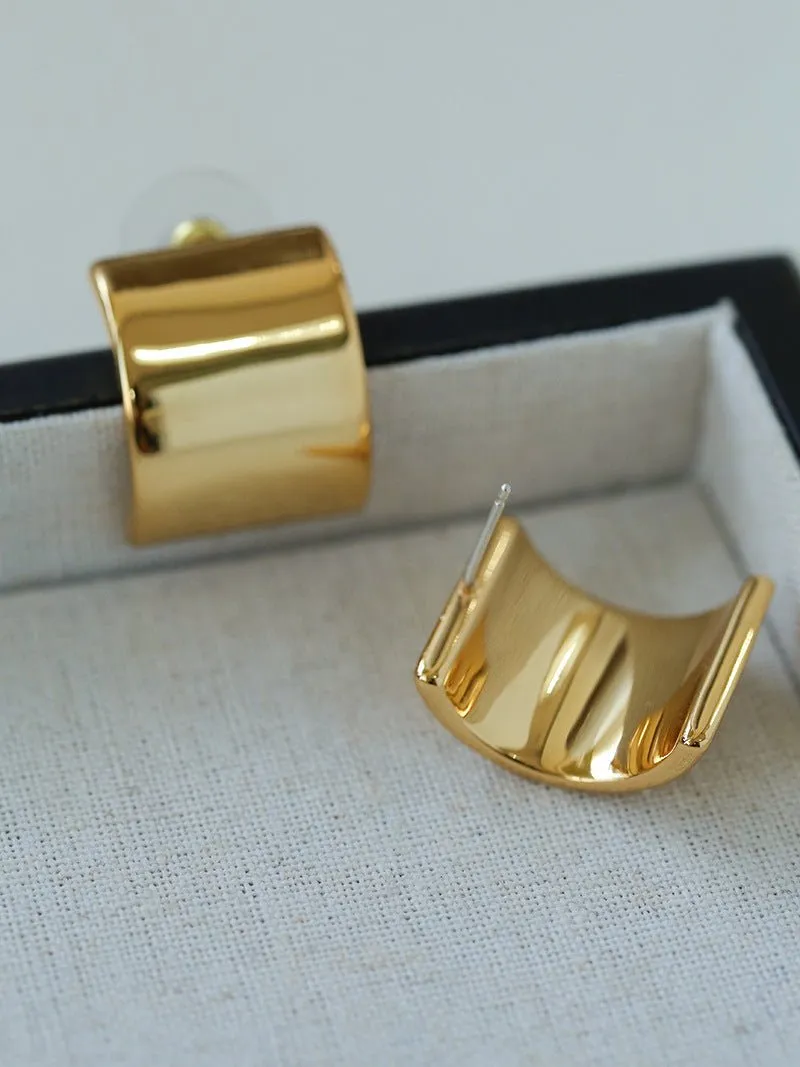 Smooth Metallic Curved Huggie Earrings